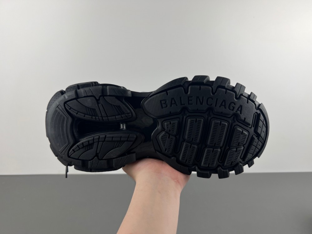 Ba*len*cia*ga runner demna 786281 w3co1 1000