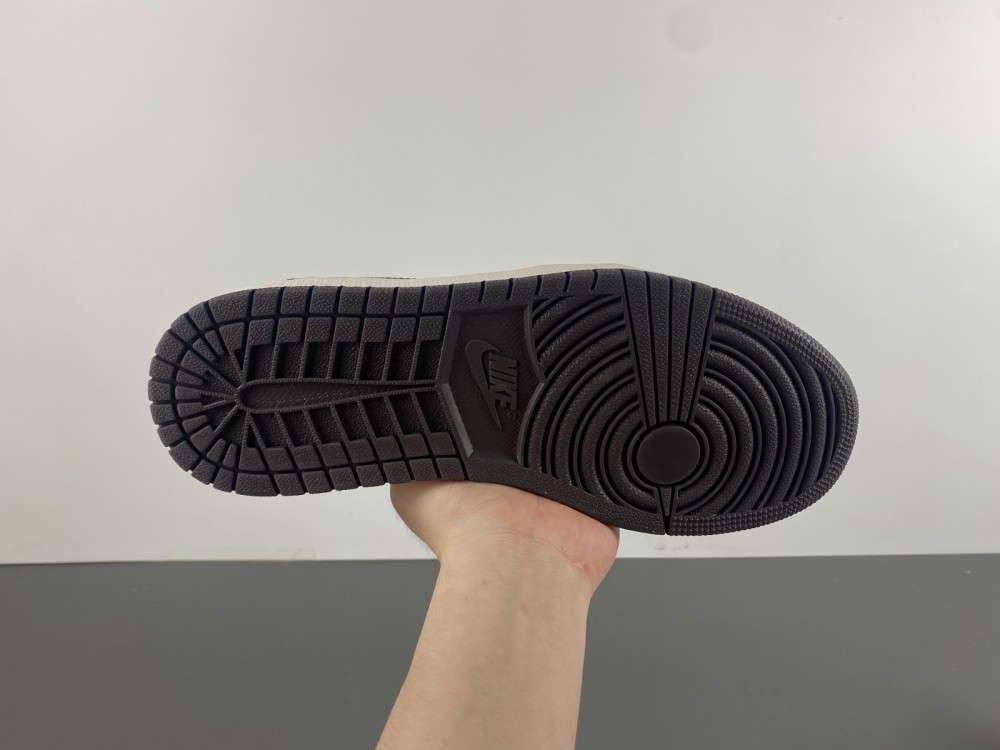 Travis Scott x Air Jordan 1 Low OG  LX1988-100