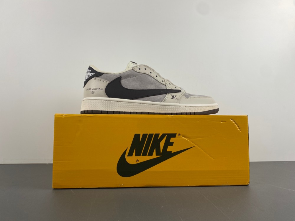Travis Scott x Air Jordan 1 Low OG  LX1988-100