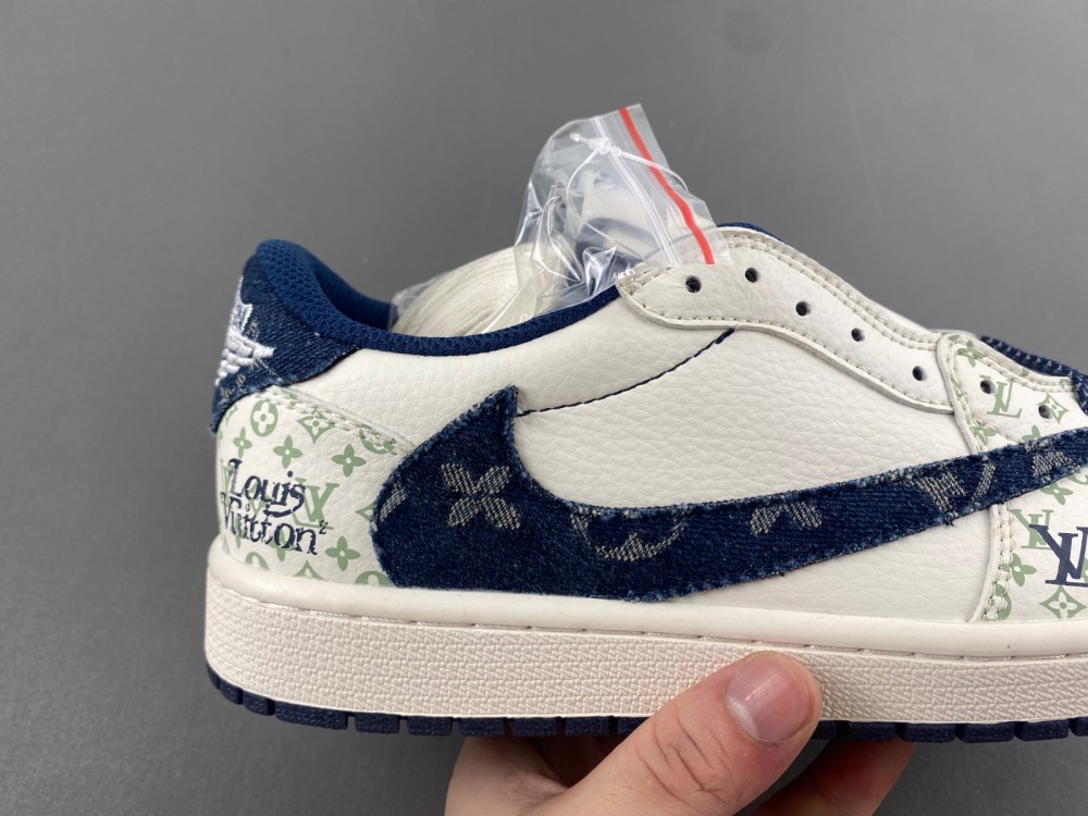 Travis Scott x Air Jordan 1 Low OG  SJ2968-004