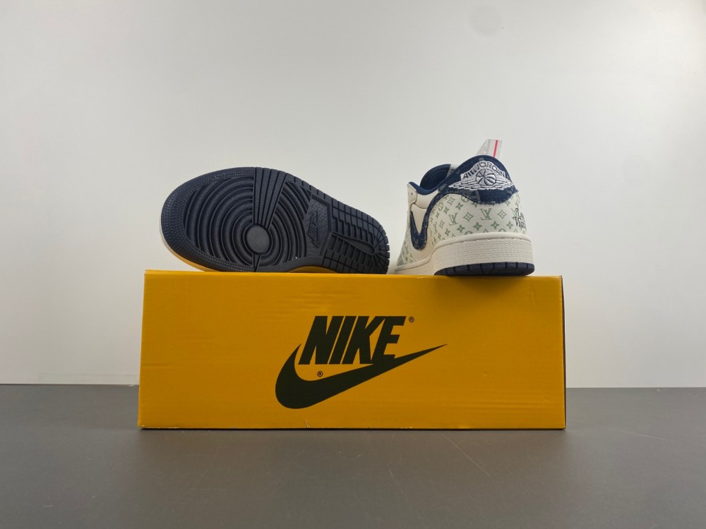 Travis Scott x Air Jordan 1 Low OG  SJ2968-004
