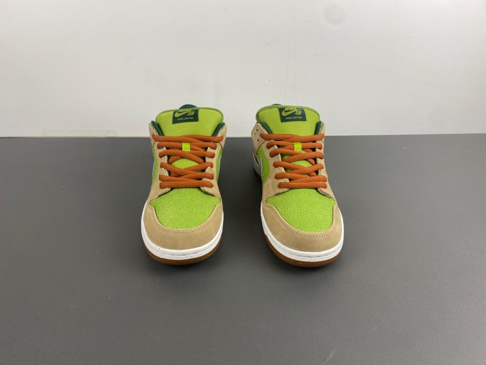Nike SB Dunk Low “Escargot” FQ7585-200